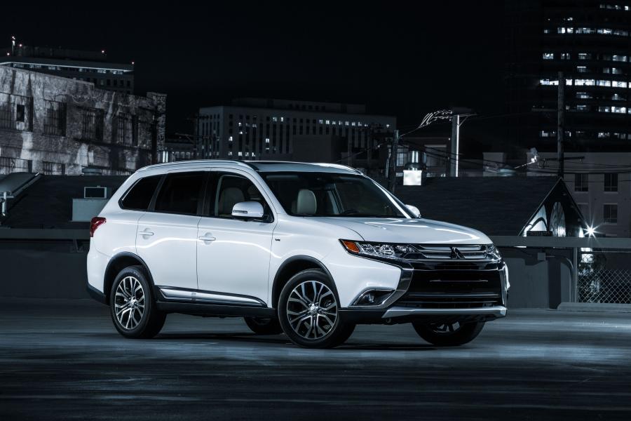  Mitsubishi Outlander GT 2016 года  (фото 34 из 56)